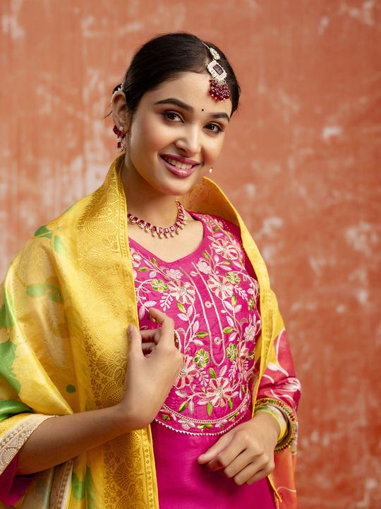 VP 9697 Women Silk Blend Kurta Pant Dupatta Set